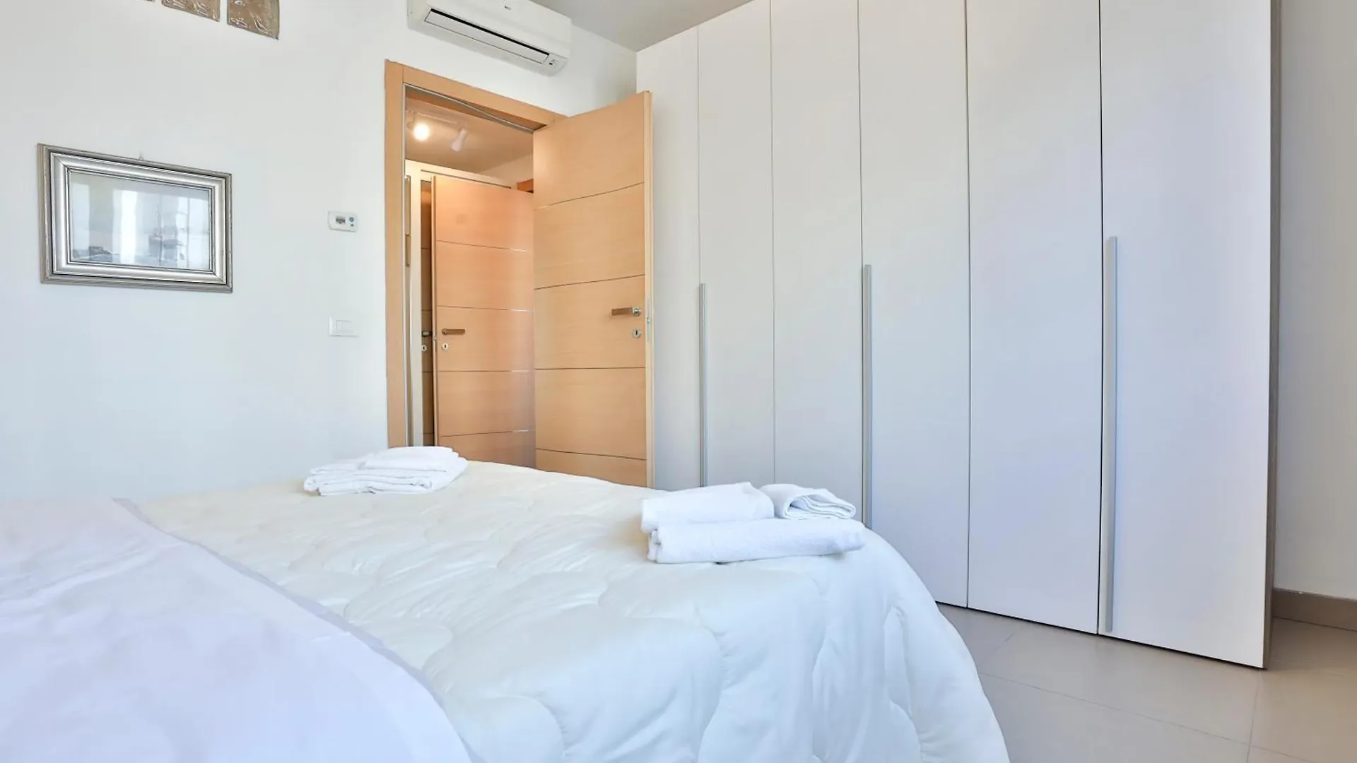 Sebeto Apartments With Parking & Netfilx Napoli