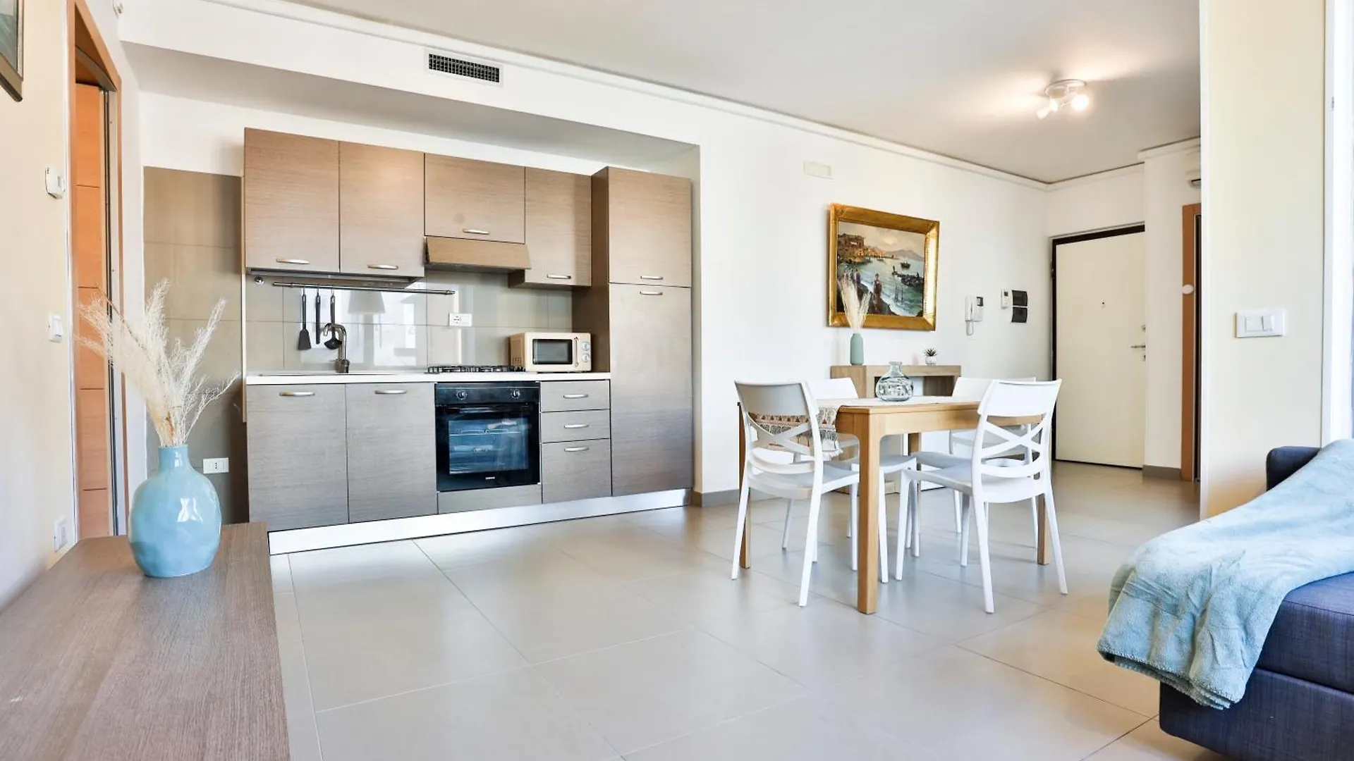 Sebeto Apartments With Parking & Netfilx Napoli Italia