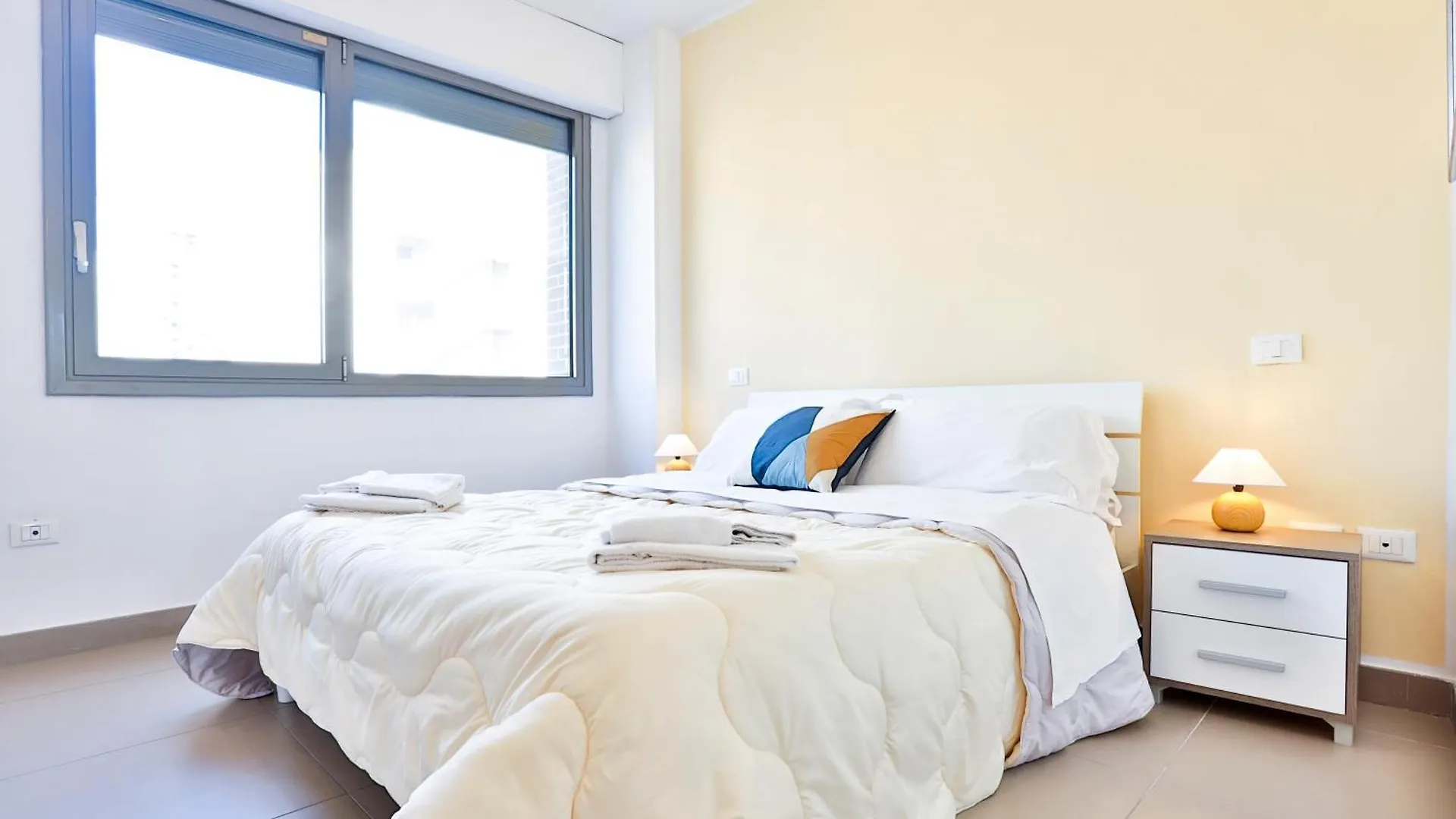 Sebeto Apartments With Parking & Netfilx Neapol