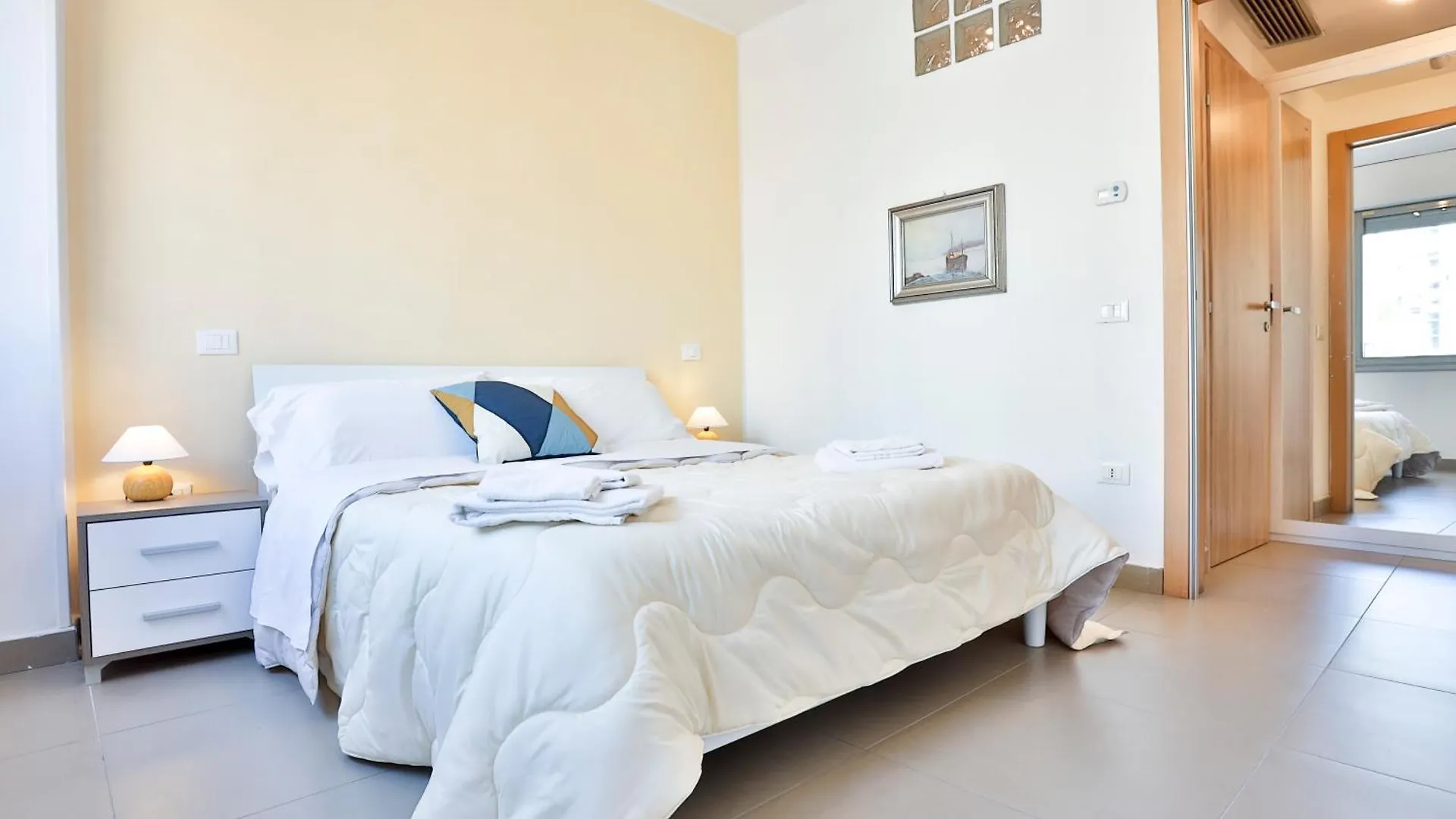 Sebeto Apartments With Parking & Netfilx Neapol