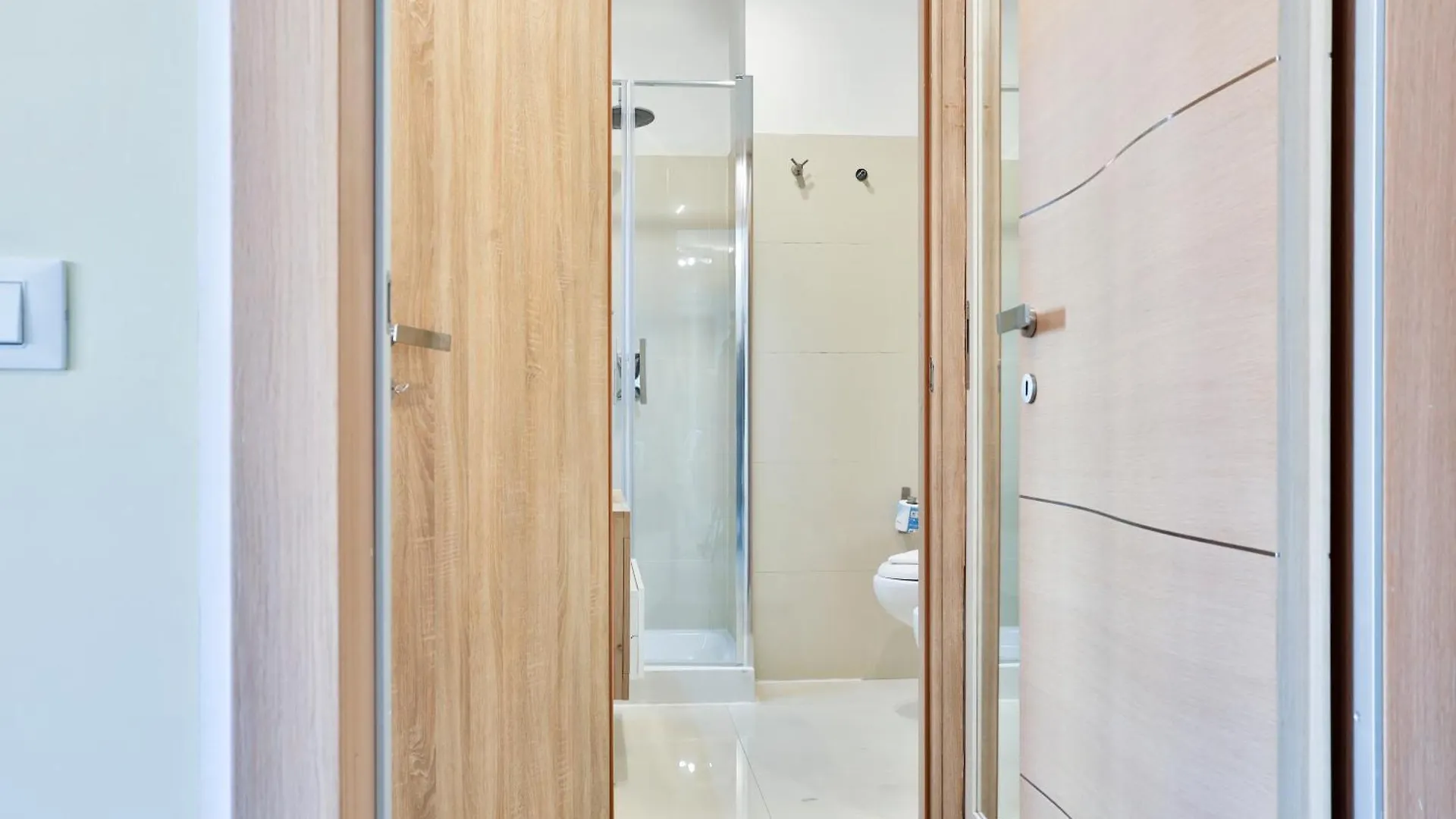 Sebeto Apartments With Parking & Netfilx Naples