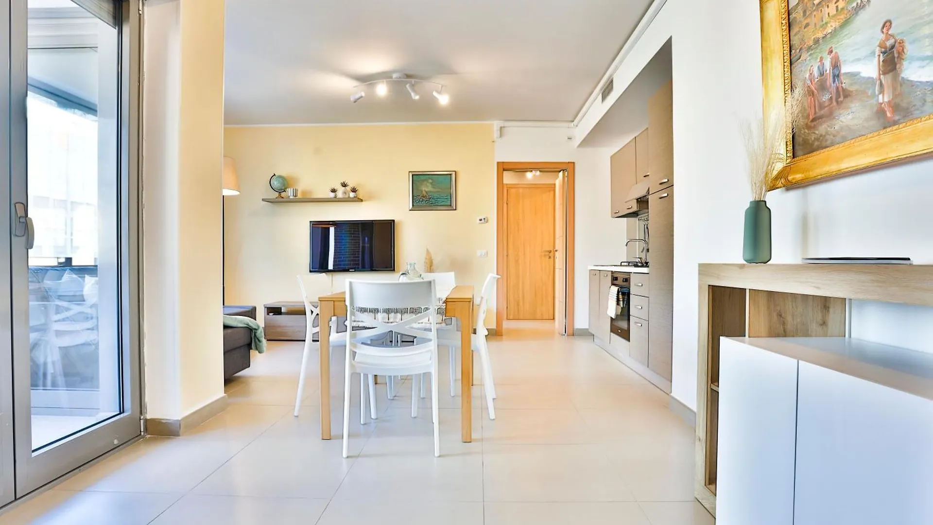 Sebeto Apartments With Parking & Netfilx Naples Italy