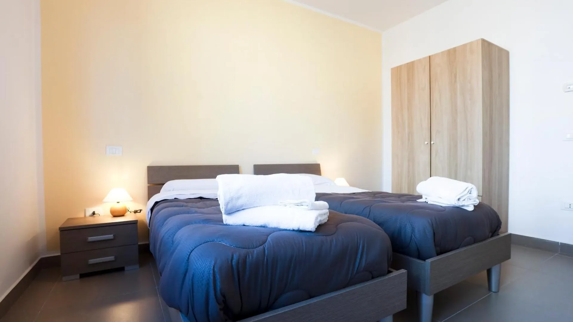 Sebeto Apartments With Parking & Netfilx Naples
