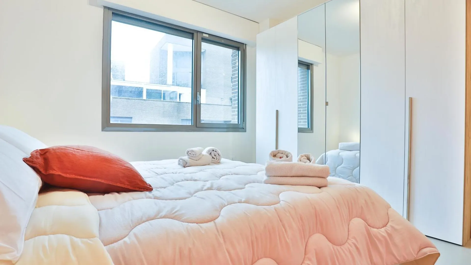 Sebeto Apartments With Parking & Netfilx Naples