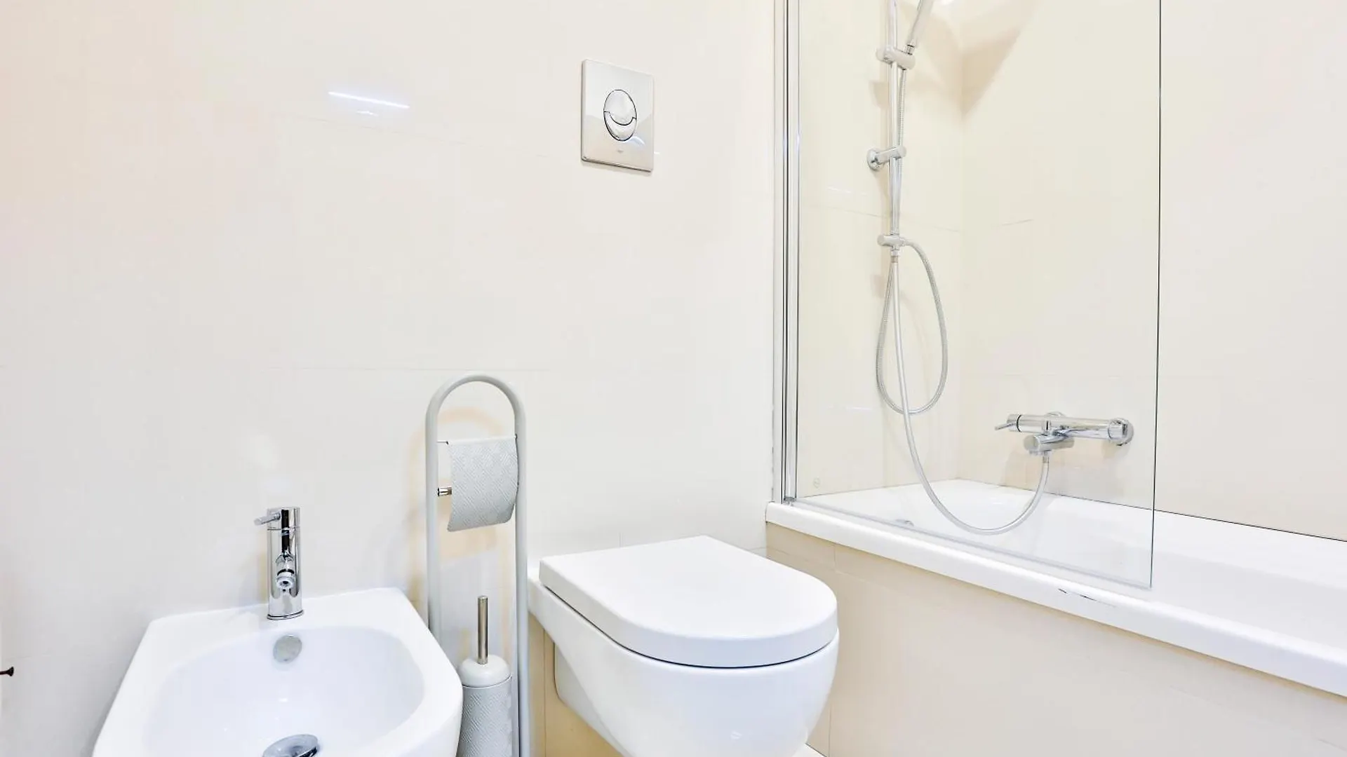 Sebeto Apartments With Parking & Netfilx Naples