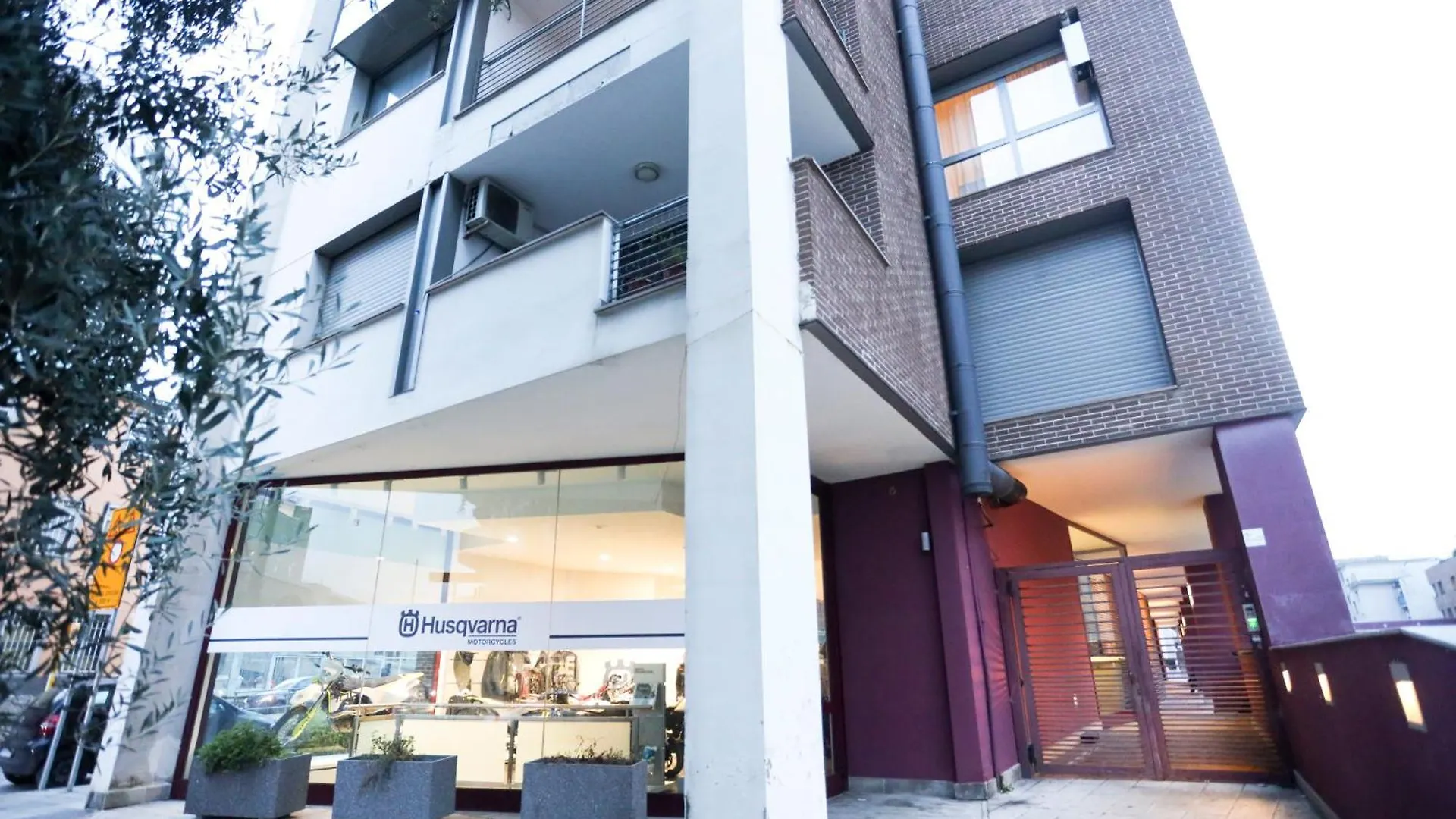 Sebeto Apartments With Parking & Netfilx Neapol