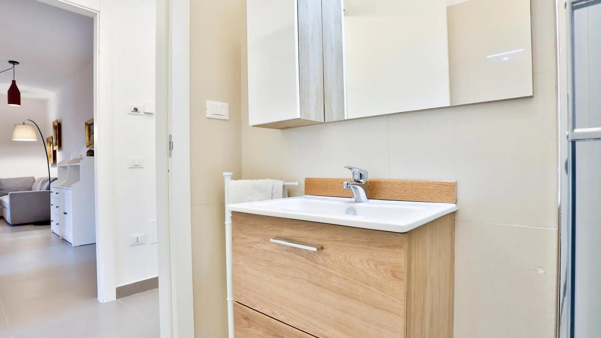 Sebeto Apartments With Parking & Netfilx Naples Italy