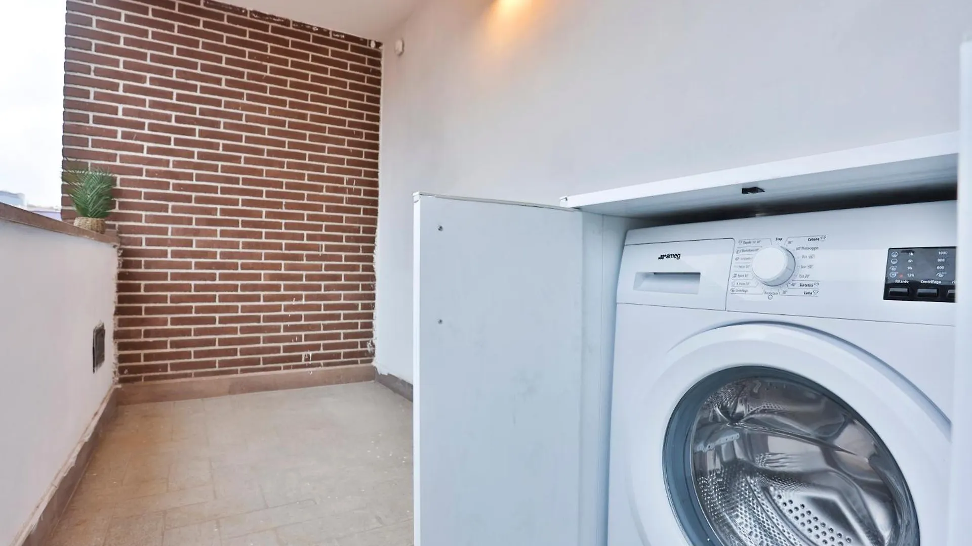 Sebeto Apartments With Parking & Netfilx Neapol