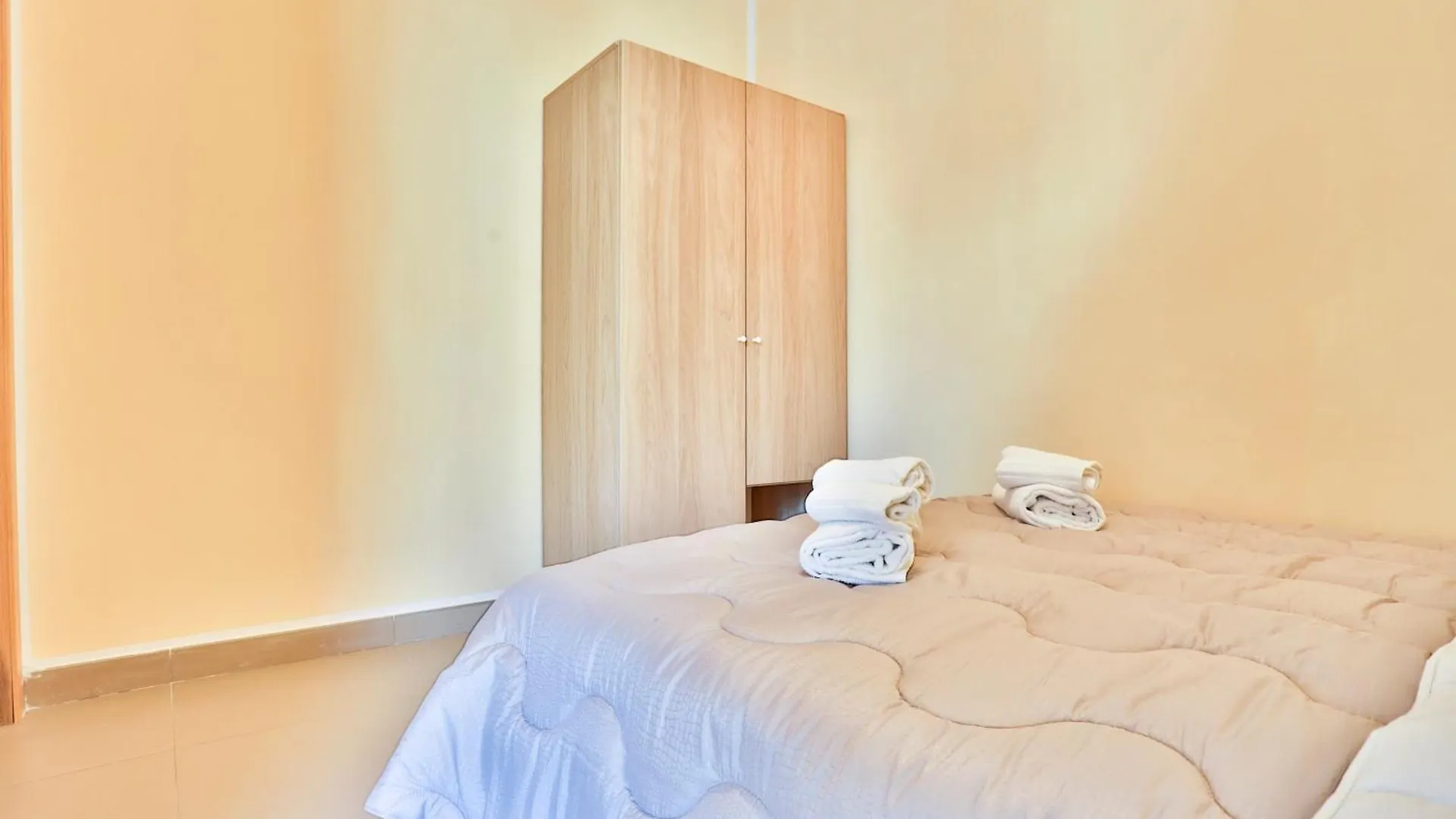 Sebeto Apartments With Parking & Netfilx Naples
